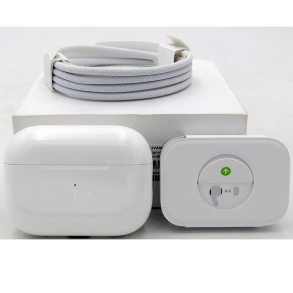 Apple air pod pro 2nd generation White Wireless Earbuds with Charging Case - Picture 3 of 7